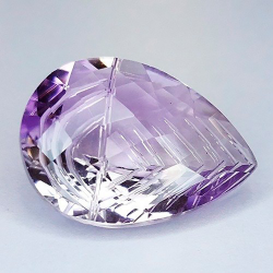 10,45 ct Birne, Spezialschliff Amethyst 18,68 x 13,73 x 7,92 mm.