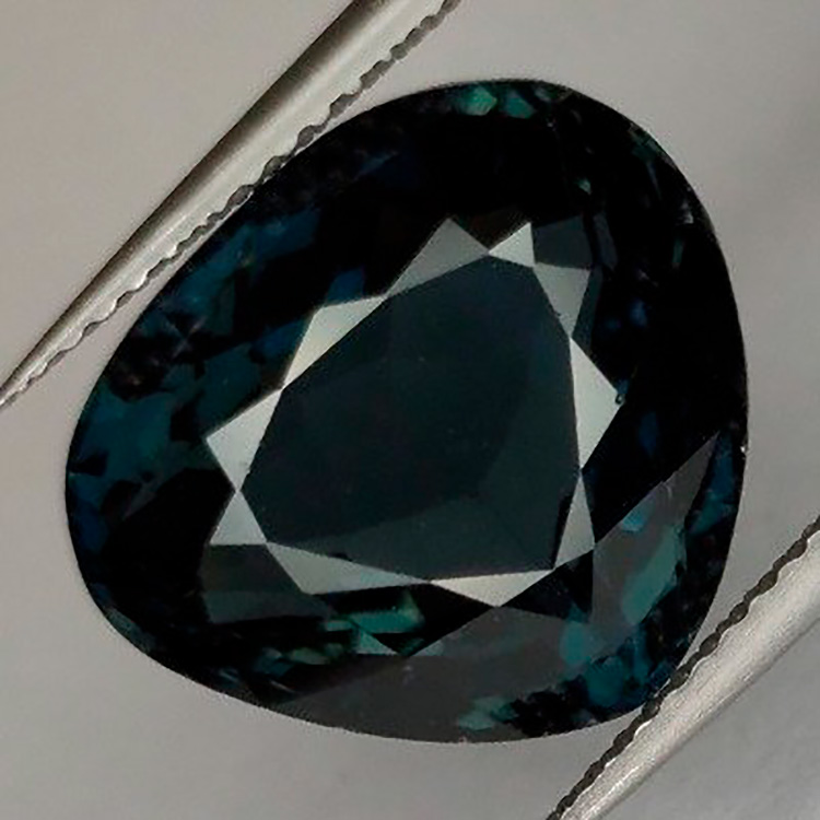 11,68 ct Topaze brillante bleu de Londres 14,22 x 12,63 x 8,48 mm