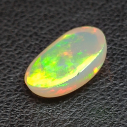 1,21ct Oval cut opal 9,7x6,7 mm