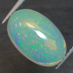 2,72ct Ópalo talla oval 12,6x8,1 mm