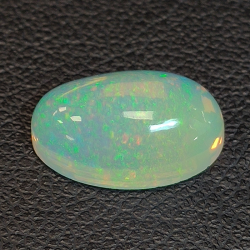 2,72ct Ópalo talla oval 12,6x8,1 mm