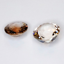 10,63 ct runder Topas, ca. 11 x 9 mm