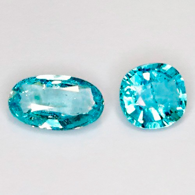 2,82 ct 2 Oval Apatite 10.02 x 5.79 x 3.51 and 7.09 x 6.62 x 3.74 mm