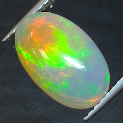 2,57ct Opal im Ovalschliff 11,9x7,4 mm