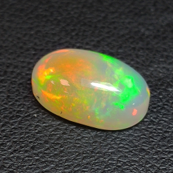2,57ct Ópalo talla oval 11,9x7,4 mm