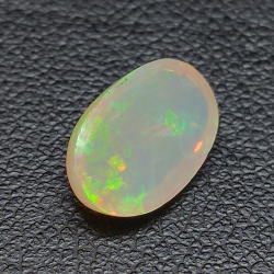 1,35ct Ópalo talla oval 10,6x6,8 mm