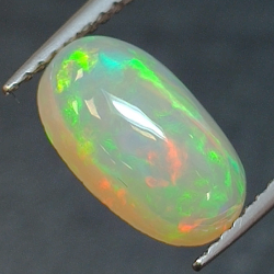 1,35ct Oval cut opal 10,6x6,8 mm