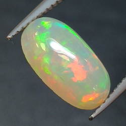 1,35ct Opale ovale 10,6x6,8 mm