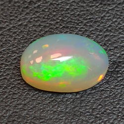 2,02ct Opal im Ovalschliff 10,8x6,9 mm