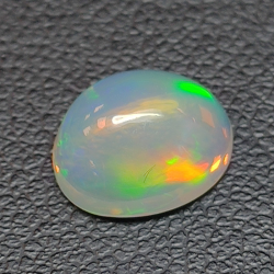 1,77ct Ópalo talla oval 9,6x7,6 mm