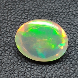 1,77ct Ópalo talla oval 9,6x7,6 mm