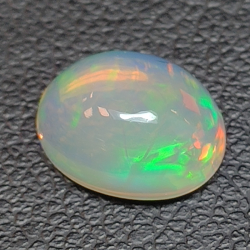 1,77ct Opale taglio ovale 9,6x7,6 mm