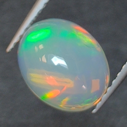 1,77ct Ópalo talla oval 9,6x7,6 mm