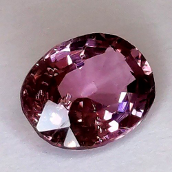 0,91 ct Ovaler Spinell 6,78 x 5,36x 3,16 mm