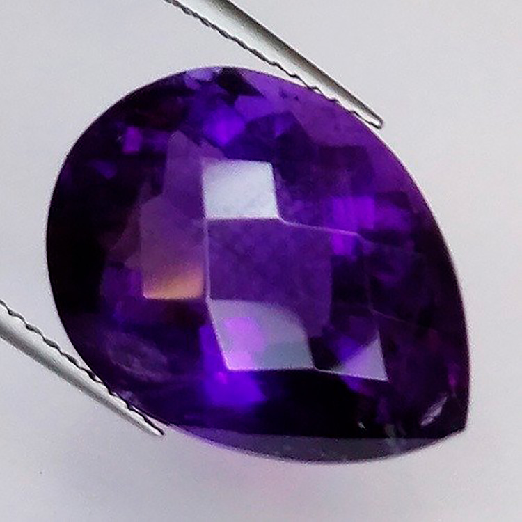 10,61 ct  Amatista pera damero 17,94 x 13,05 x 9,04 mm