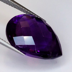 10,61 ct  Amatista pera damero 17,94 x 13,05 x 9,04 mm