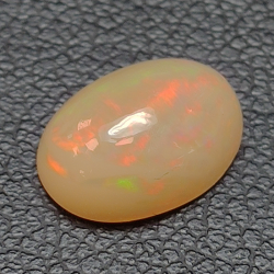 1,62ct Opal im Ovalschliff 10,1x7,5 mm