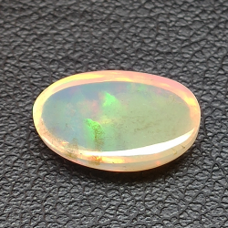 1,89ct Opale ovale 11,6x7,3 mm