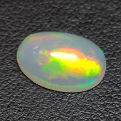 1,68ct Ópalo talla oval 11x7,7 mm