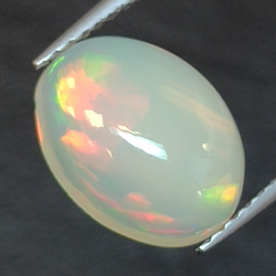 1,82ct Oval cut opal 10,6x8,1 mm