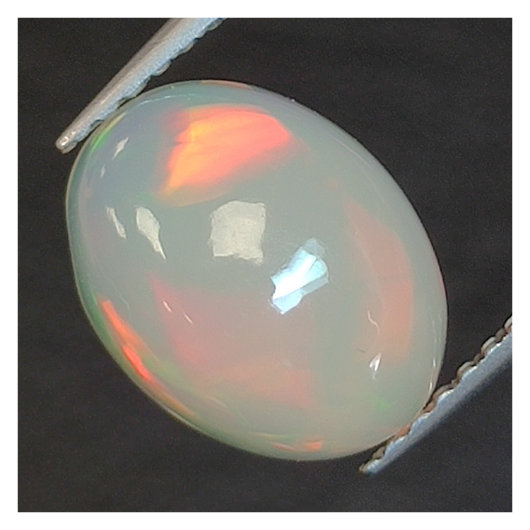 1,82ct Oval cut opal 10,6x8,1 mm