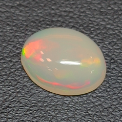 1,82ct Oval cut opal 10,6x8,1 mm