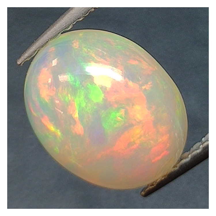 1,65ct Opal im Ovalschliff 9,4x7,6 mm