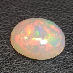 1,65ct Opale ovale 9,4x7,6 mm