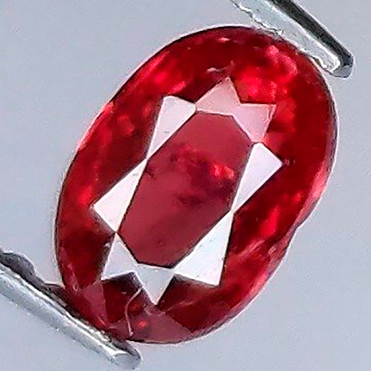 0,50 ct Rubis sang de pigeon 5,59 x 3,79 x 2,44 mm