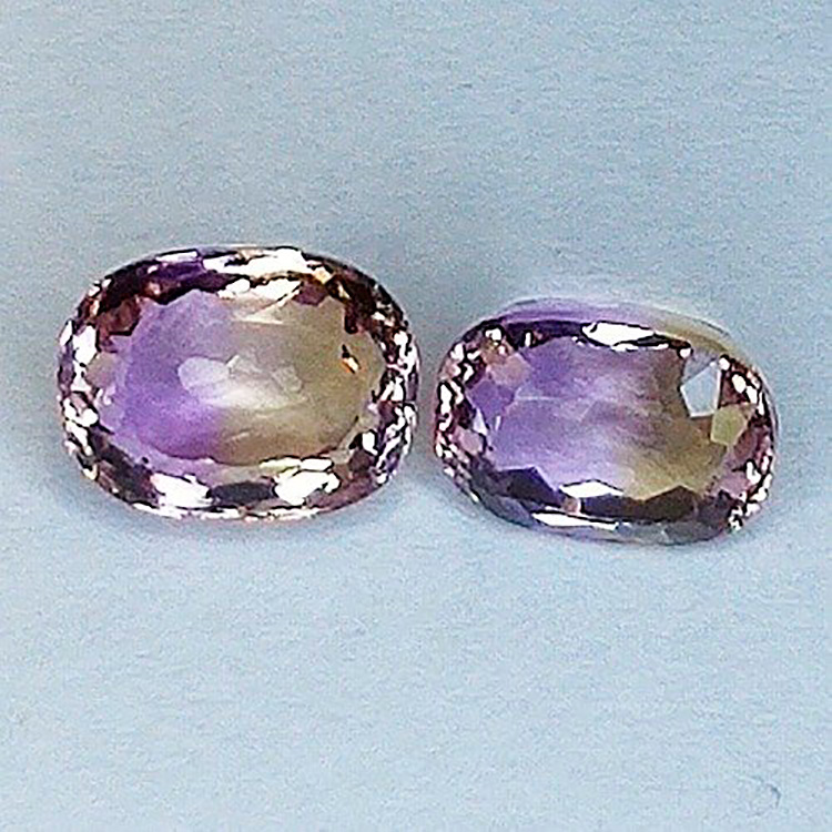 7,44 ct Ametrino ovale ca. 10 x 8 mm.