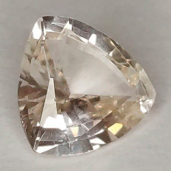 0,76 ct Padparascha Saphir Trilliant  5,95 x 5,97 x 2,86 mm