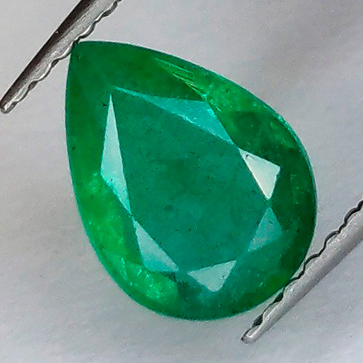 1.32 ct  Pear Emerald 8.87 6.46 x 3.89 mm