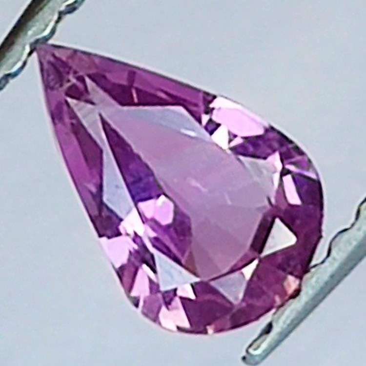 0,54 ct Birne Saphir 6,75 x 4,34 x 2,48 mm