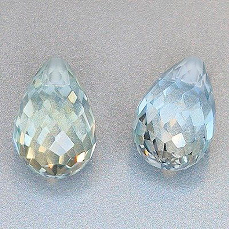 8,80 ct Topacio briolette de Aprox. 11,20 x 6,90 mm