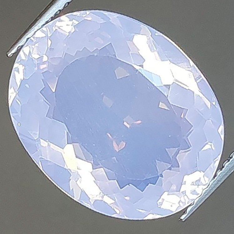 10.98 ct Óvalo Amatista Lavanda Efecto Ópalo 17.00 x 13.58 x 7.99 mm