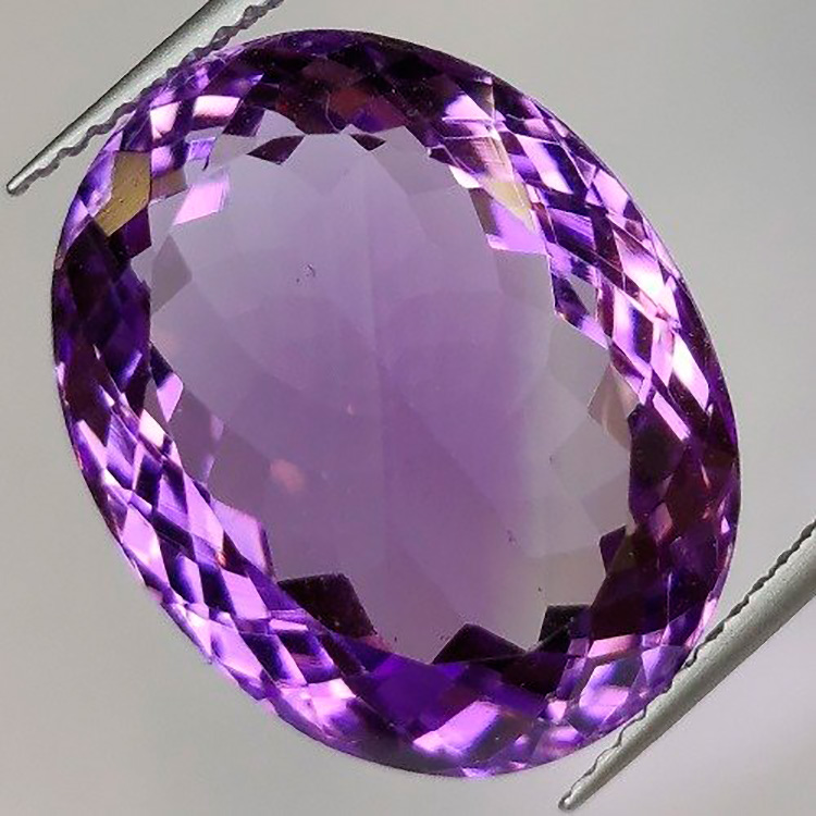 17.04 ct Améthyste ovale 18.70 x 14.68 x 9.25 mm