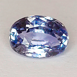 0,97 ct Zafiro oval 6,64 x 4,73 x 3,36 mm
