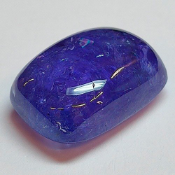13,82 ct Cabochon Cushion Tansanit 15,50 x 11,39 x 6,96 mm