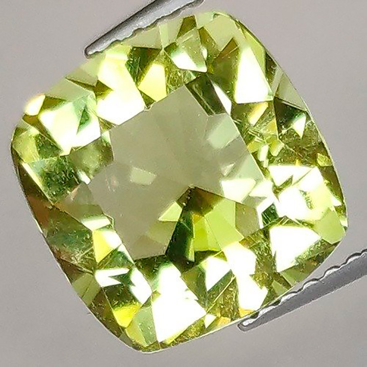 4.13 ct Lemon Quartz Coussin 10.00 x 9.98 x 6.68 mm