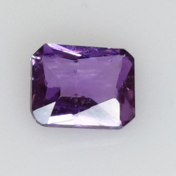 1.05 ct Saphir pourpre taille émeraude 6,55 x 5,35 x 2,79 mm