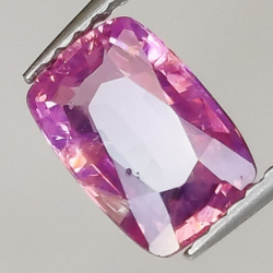 1,34 ct Saphir coussin rose 7,64 x 5,45 x 2,95 mm
