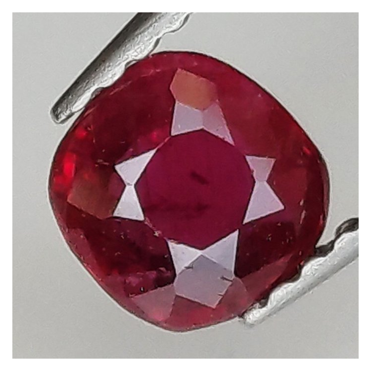 0,66 ct Blutrubin in Kissen 5,36 x 5,11 x 2,52 mm