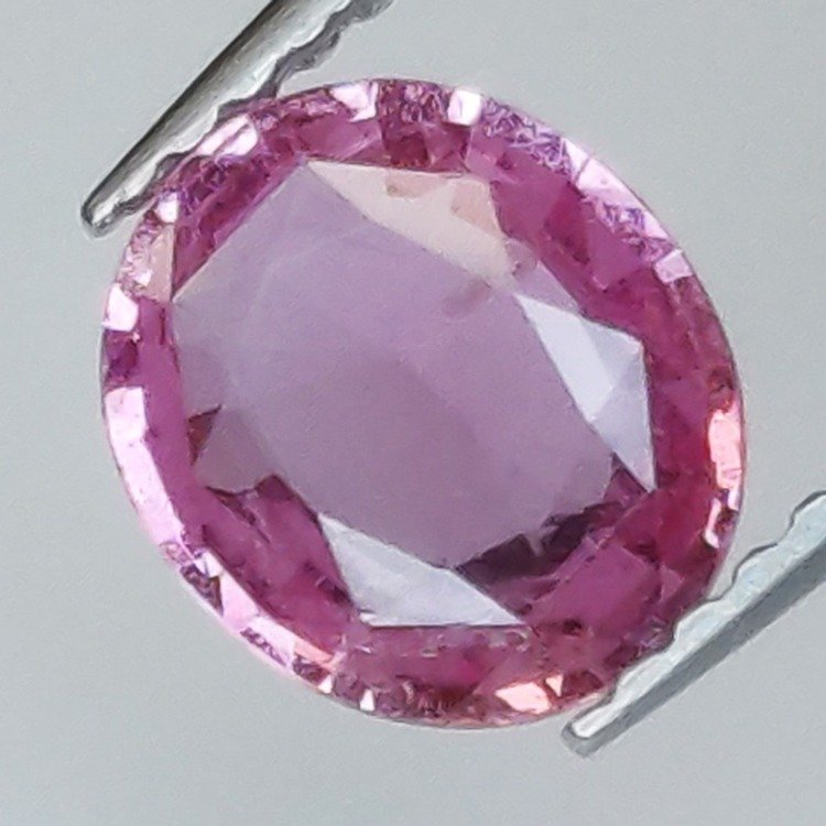 1,25 ct taille ovale 7,54 x 6,54 x 2,87 mm