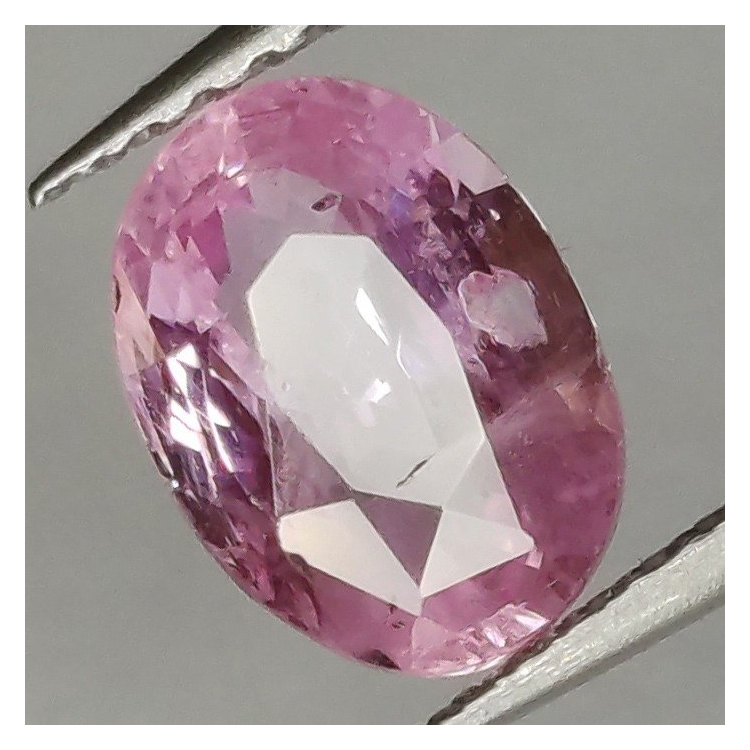 1,53 ct rosafarbener Saphir im Ovalschliff, 7,89 x 5,79 x 3,81 mm
