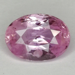 Zaffiro rosa da 1,53 carati taglio ovale 7,89 x 5,79 x 3,81 mm