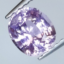0,92 ct rosafarbener Saphir im Ovalschliff 6,07 x 5,26 x 3,61 mm
