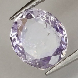 2,02 ct Violet Sapphire oval 7,96 x 7,05 x 3,60 mm
