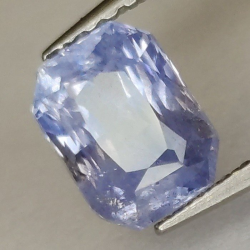1,59 ct lila blau im Smaragdschliff 6,94 x 5,22 x 4,21 mm