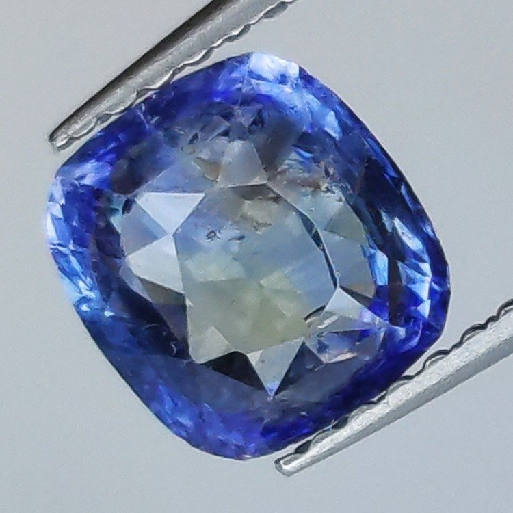 2,01 ct Cushion Sapphire blue 7,29 x 6,62 x 4,52 mm