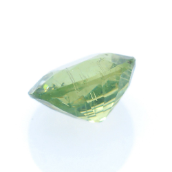 0,56ct Demantoid Oval Cut